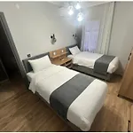 Avka Palace Szálloda *
