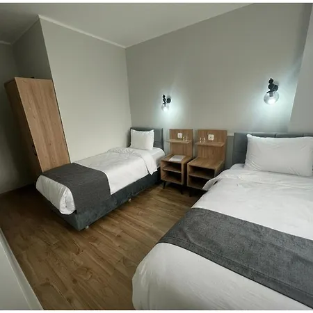 Avka Palace Hotel *