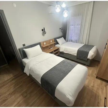 Avka Palace Hotel *