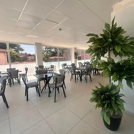 Hotel Avka Palace *